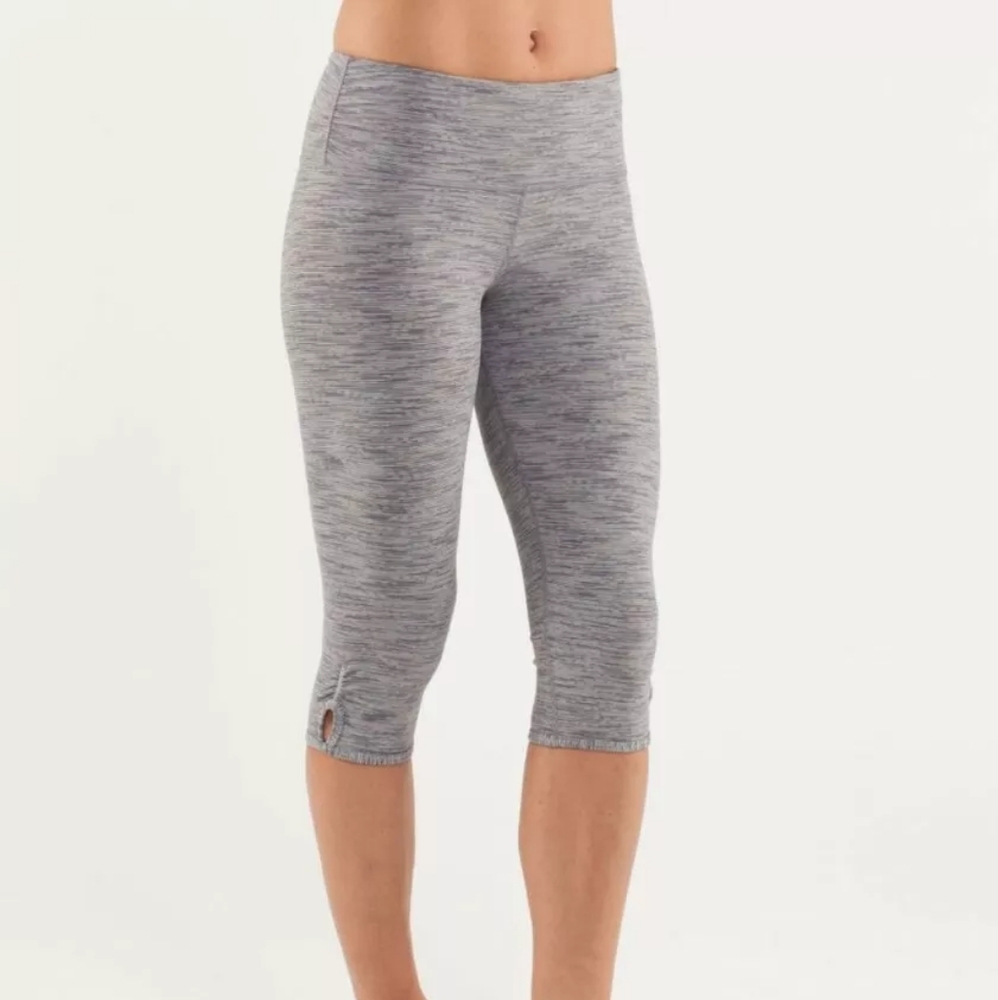 EUC Lululemon Dhanurasana Crop Keyhole Wee Are From Space Coal Gray Leggings Sz8